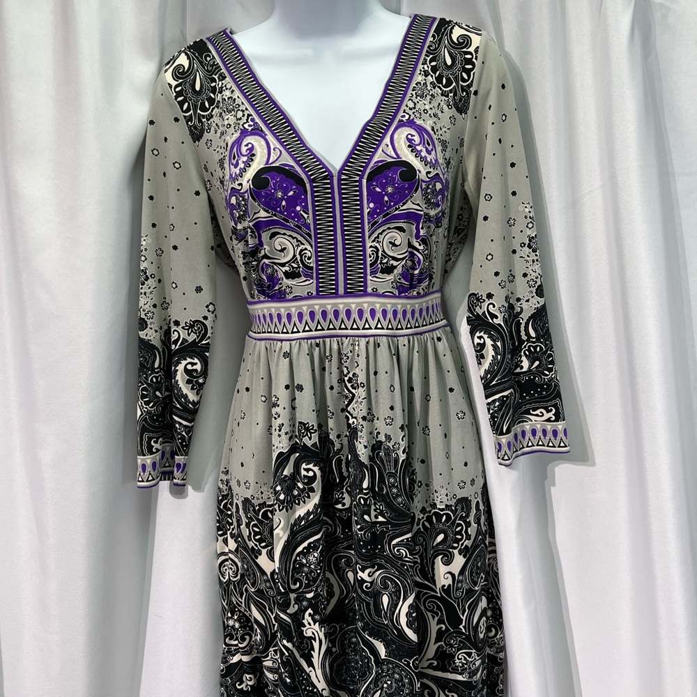 ECI New York Grey, White, Purple and Black Paisley V-neck Long Sleeve Dress - SM - Picture 2 of 10